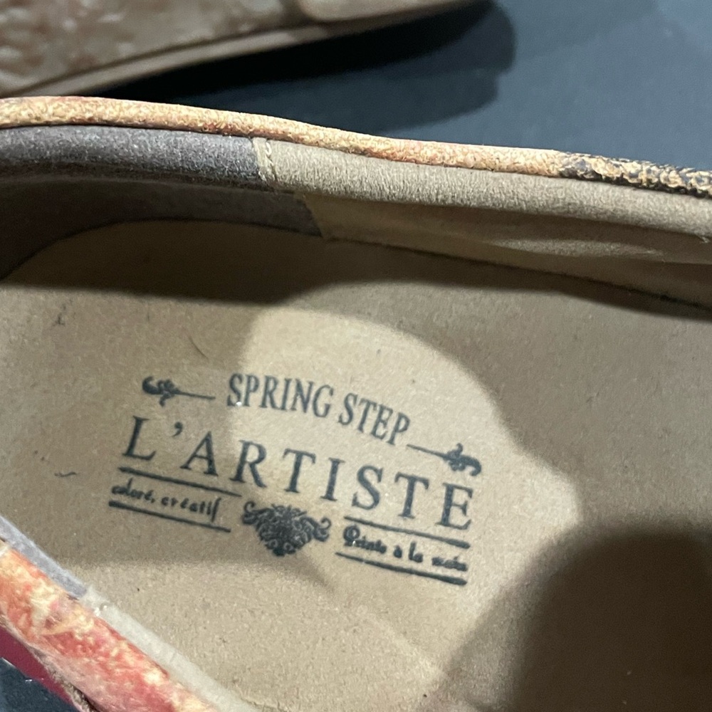 L'Artiste Spring Step Women's Red Floral Lace Up Casual Shoes - Picture 12 of 13